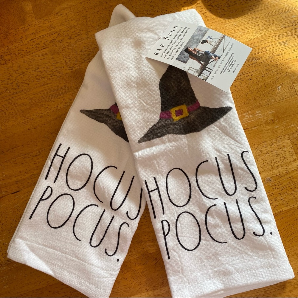 Rae Dunn HOCUS POCUS Witch's Hat Design Set of 2 Kitchen Towels BRAND NEW!